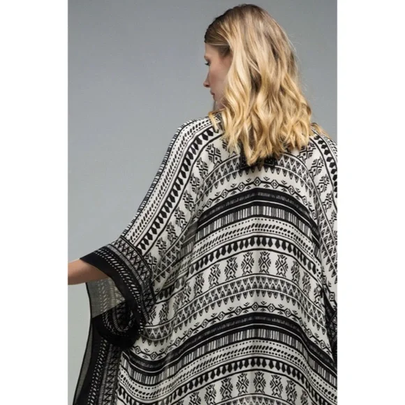 SOLD OUT Black Ethnic Print Tassel Fringe Kimono Coverup Wrap - Picture 4 of 7